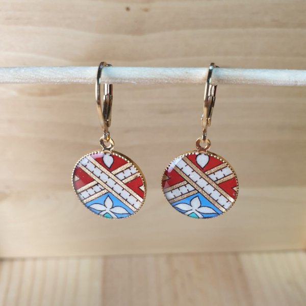 Guld/r&oslash;d/bl&aring;/gr&oslash;nt belyst vedh&aelig;ng &oslash;reringe