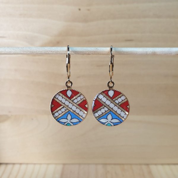 Guld/r&oslash;d/bl&aring;/gr&oslash;nt belyst vedh&aelig;ng &oslash;reringe