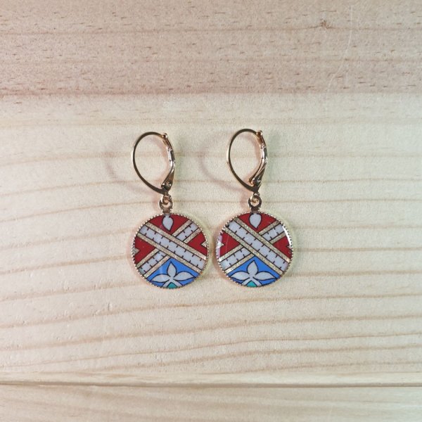 Guld/r&oslash;d/bl&aring;/gr&oslash;nt belyst vedh&aelig;ng &oslash;reringe