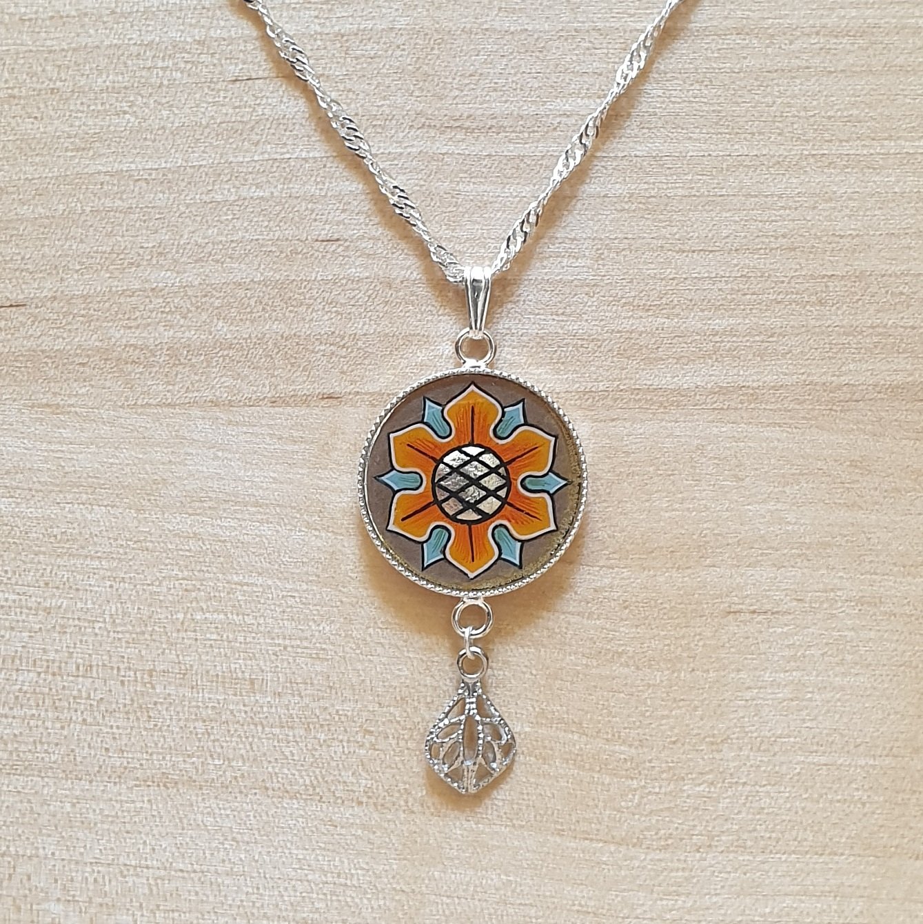 Collier pendentif aux couleurs de l'automne