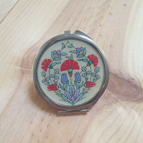 Miroir de sac enluminure fleurs orientales sur parchemin