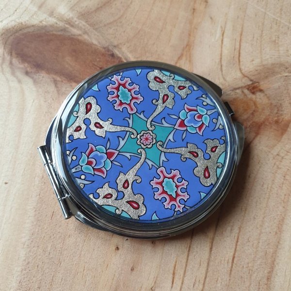 Miroir de sac enluminure fleurs et arabesques